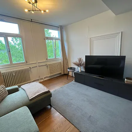 Charmante Altbauwohnung 아파트 *